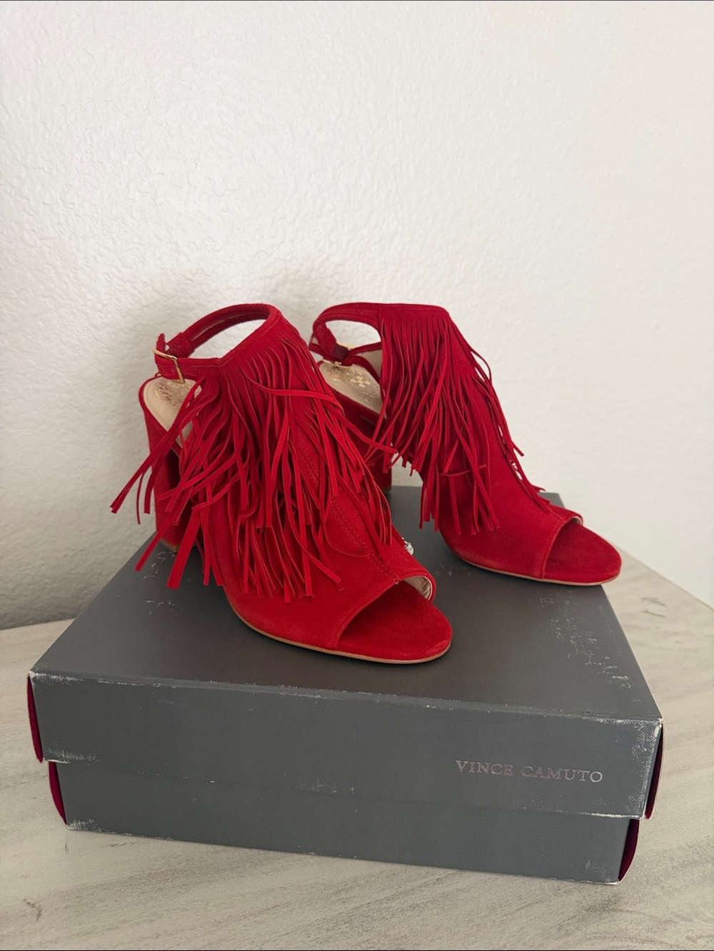 Vince Camuto Winveer Red Suede Fringe Peep-Toe Block Heels Size 10